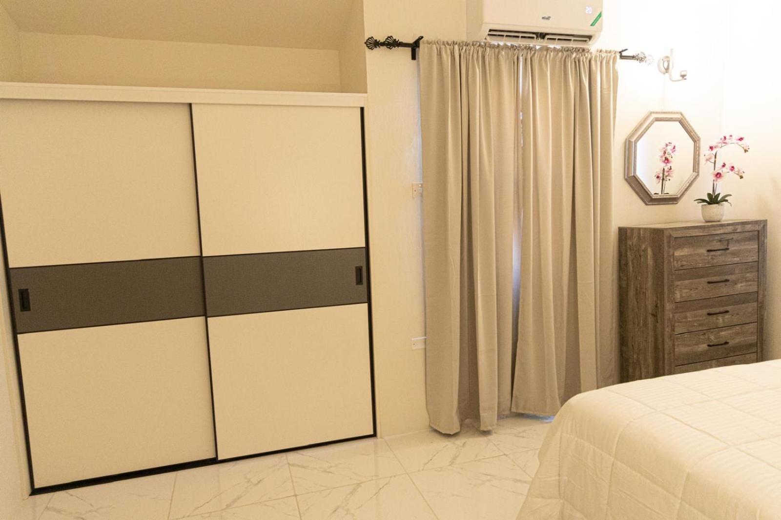 Phoenix Park Villas - Portmore - 10Mins To Beach Esterno foto