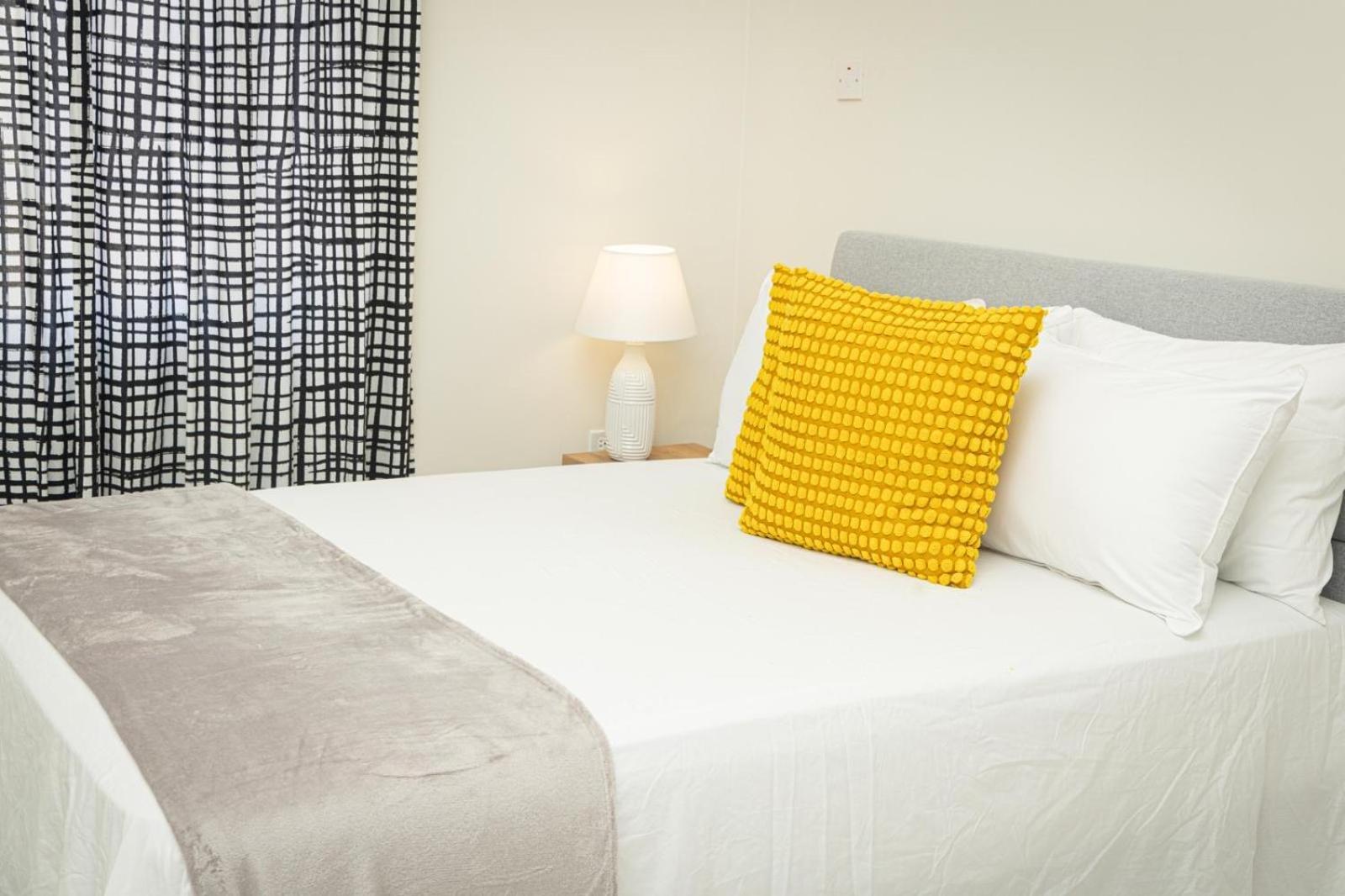 Phoenix Park Villas - Portmore - 10Mins To Beach Esterno foto