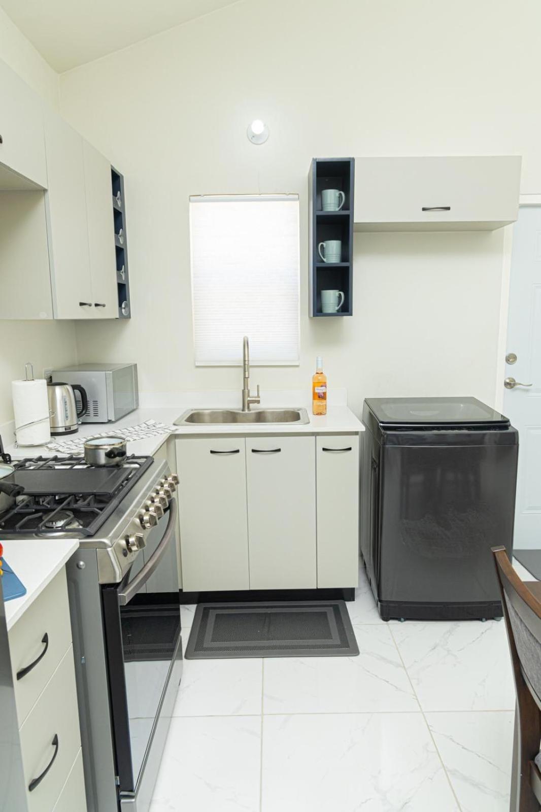 Phoenix Park Villas - Portmore - 10Mins To Beach Esterno foto